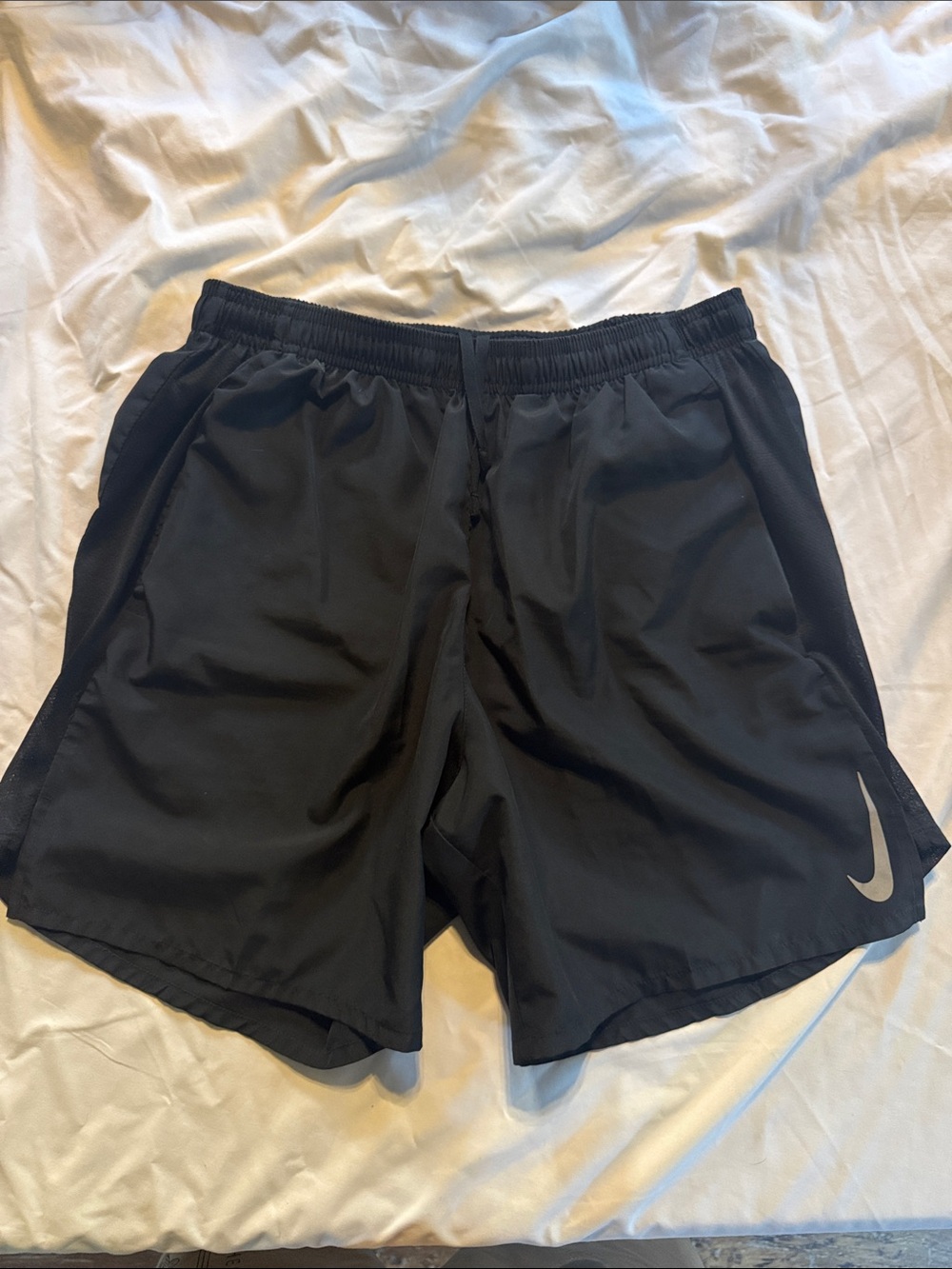 Nike Black Men's Athletic Training Shorts with  6.5” inseam w/liner
